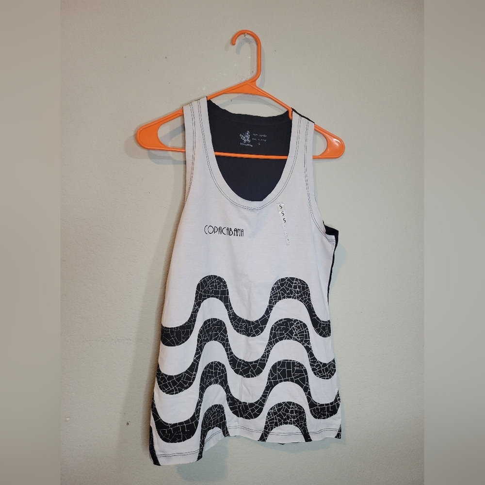 White and Black Wave Pattern Tank Top